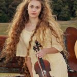 40 Loose Curly Natural Hairstyle Ideas 29