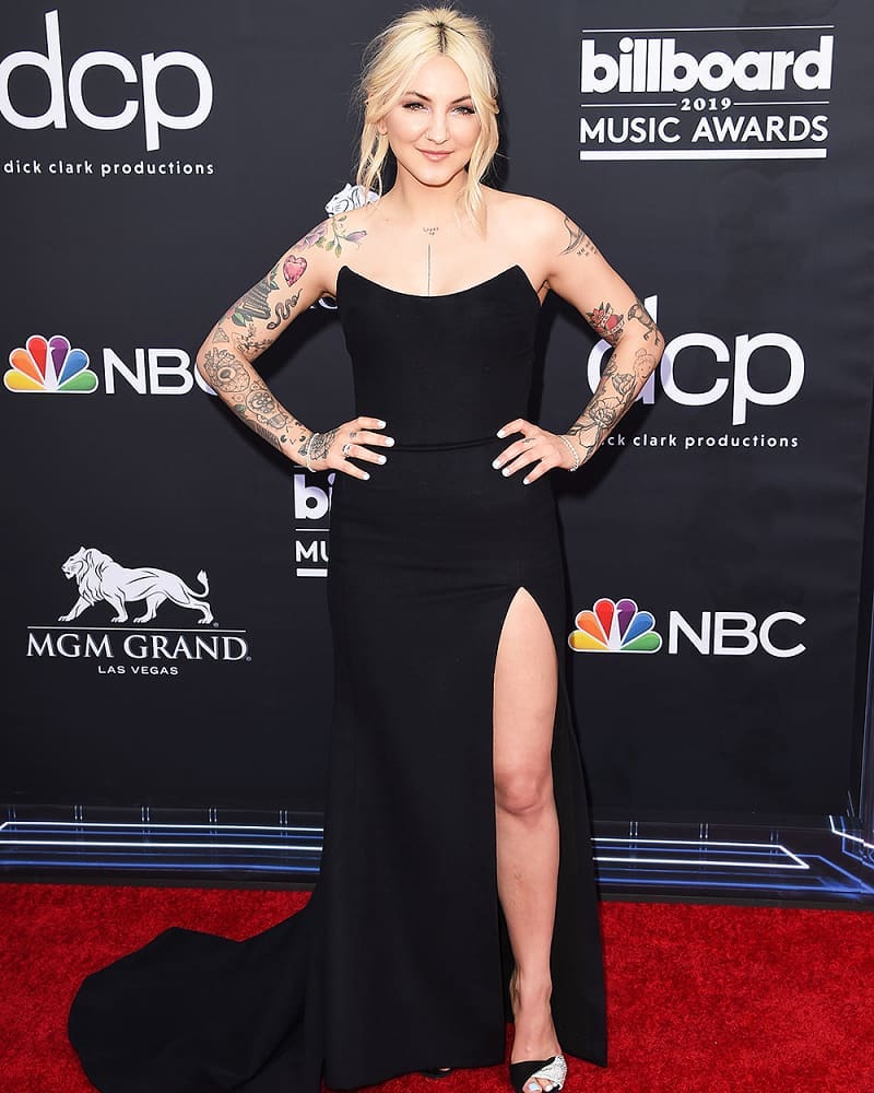 40 The Looks You Need to See From Billboard Music Awards 2019 Red Carpet 8