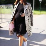 50 Comfy and Stylish Maternity Outfits Street Style Looks 14