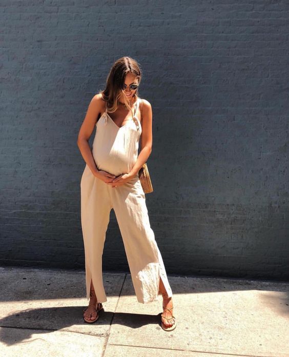 50 Comfy and Stylish Maternity Outfits Street Style Looks 18