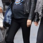 50 Comfy and Stylish Maternity Outfits Street Style Looks 20