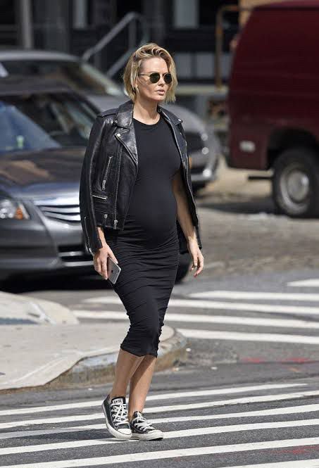 50 Comfy and Stylish Maternity Outfits Street Style Looks 36