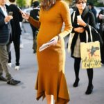 50 Comfy and Stylish Maternity Outfits Street Style Looks 42