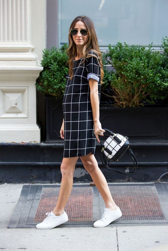 50 Comfy and Stylish Maternity Outfits Street Style Looks 43