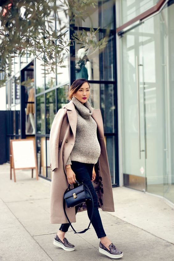 50 Comfy and Stylish Maternity Outfits Street Style Looks 47