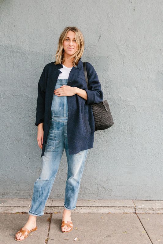 50 Comfy and Stylish Maternity Outfits Street Style Looks 8