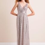 30 Inspiration for a sleeveless long dress outfit to appear feminine and trendy 01