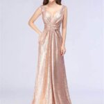 30 Inspiration for a sleeveless long dress outfit to appear feminine and trendy 06