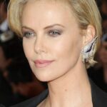 40 Beautiful short hairstyle Ideas for 2021 25