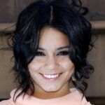 Curtain Bangs Hair Styles Ideas 19