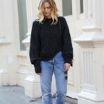 How To Style Casual Spring Outfits for Women 36