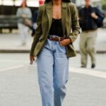 How To Style Casual Spring Outfits for Women 40