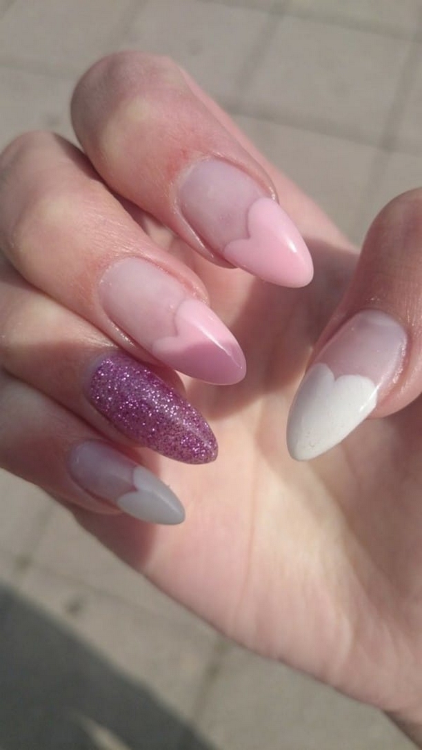 Inspiring Almond Shaped Nail for Girls 16