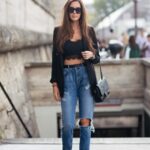 Mom Jeans Outfits Ideas for 2021 24
