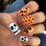 50 Cute Halloween Nail Art You Will Love 02