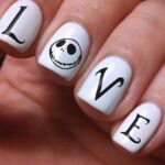 50 Cute Halloween Nail Art You Will Love 07