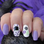 50 Cute Halloween Nail Art You Will Love 18