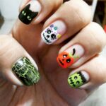 50 Cute Halloween Nail Art You Will Love 24