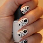 50 Cute Halloween Nail Art You Will Love 46