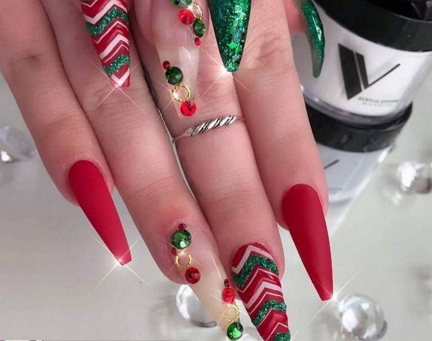 50 Lovely Chrismas Nail Art You Need to 11