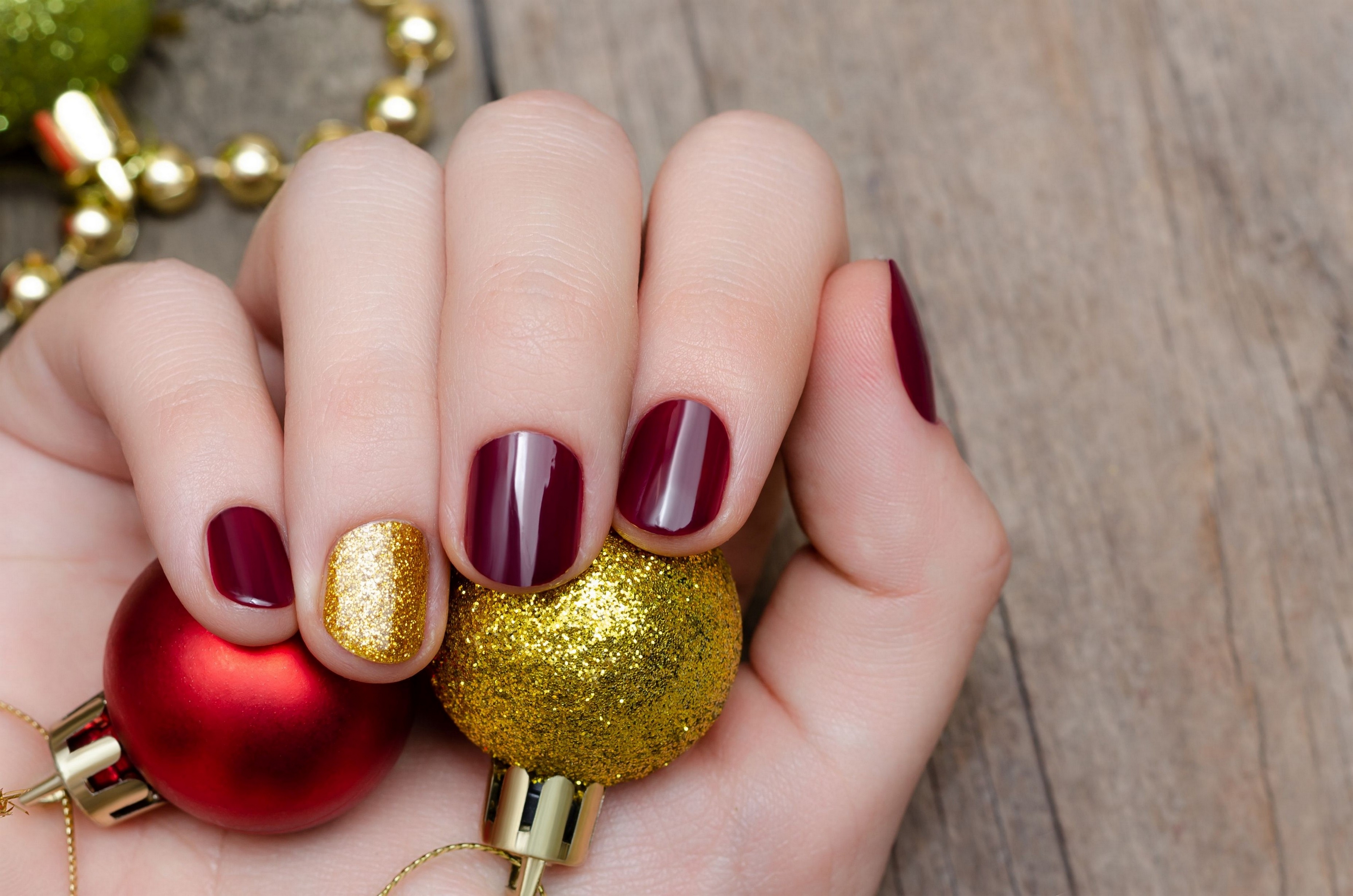 50 Lovely Chrismas Nail Art You Need to 16