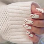 50 Lovely Chrismas Nail Art You Need to 27