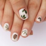 50 Lovely Chrismas Nail Art You Need to 28