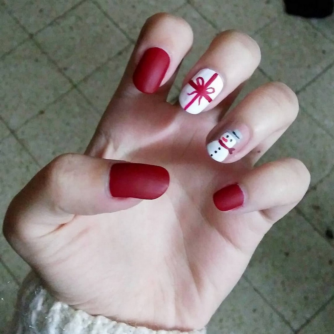 50 Lovely Chrismas Nail Art You Need to 34