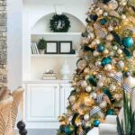 70 Catchy Silver and Gold Christmas Trees Decor You Need to See 13