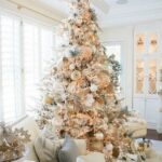 70 Catchy Silver and Gold Christmas Trees Decor You Need to See 15