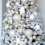 70 Catchy Silver and Gold Christmas Trees Decor You Need to See 16
