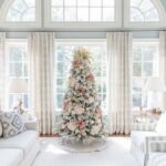 70 Catchy Silver and Gold Christmas Trees Decor You Need to See 18