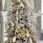 70 Catchy Silver and Gold Christmas Trees Decor You Need to See 19