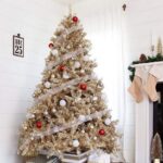70 Catchy Silver and Gold Christmas Trees Decor You Need to See 24