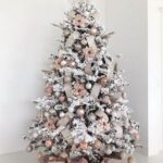 70 Catchy Silver and Gold Christmas Trees Decor You Need to See 27