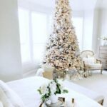 70 Catchy Silver and Gold Christmas Trees Decor You Need to See 32