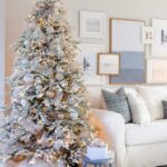 70 Catchy Silver and Gold Christmas Trees Decor You Need to See 34