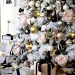 70 Catchy Silver and Gold Christmas Trees Decor You Need to See 37