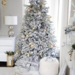 70 Catchy Silver and Gold Christmas Trees Decor You Need to See 38