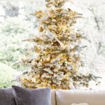 70 Catchy Silver and Gold Christmas Trees Decor You Need to See 49