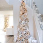 70 Catchy Silver and Gold Christmas Trees Decor You Need to See 5