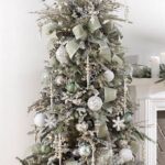 70 Catchy Silver and Gold Christmas Trees Decor You Need to See 50