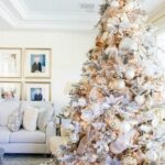 70 Catchy Silver and Gold Christmas Trees Decor You Need to See 53