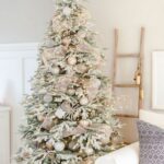 70 Catchy Silver and Gold Christmas Trees Decor You Need to See 57