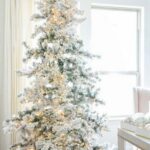 70 Catchy Silver and Gold Christmas Trees Decor You Need to See 58