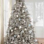 70 Catchy Silver and Gold Christmas Trees Decor You Need to See 68