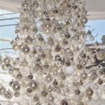 70 Catchy Silver and Gold Christmas Trees Decor You Need to See 69