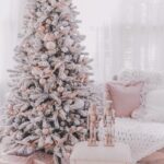70 Catchy Silver and Gold Christmas Trees Decor You Need to See 71