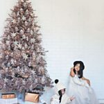 70 Catchy Silver and Gold Christmas Trees Decor You Need to See 75