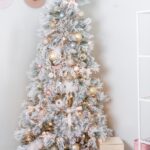 70 Catchy Silver and Gold Christmas Trees Decor You Need to See 77